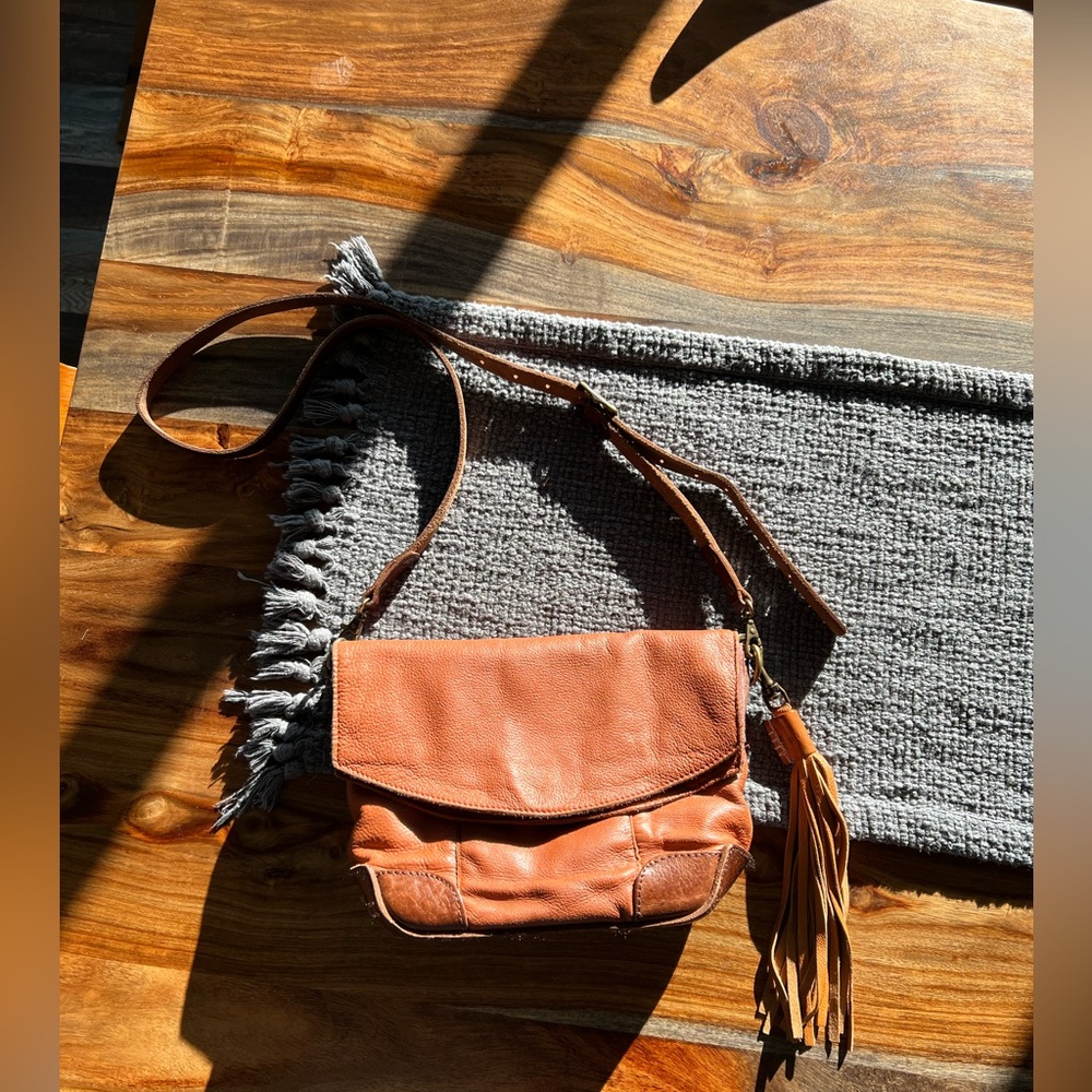 Will Leather Goods adorable crossbody with tassel!